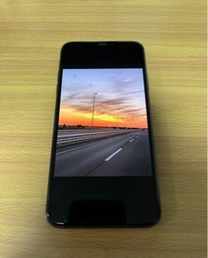 9日夜仮予定　iPhone11Pro max  256GB  美品　引き取り早い順に致します　