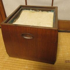 箱火鉢：古民具【さらに値引き】