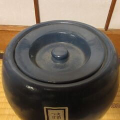 陶製火消し壺(信楽焼)の画像