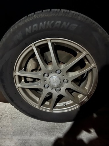 スタッドレス　205/65R16