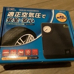 タイヤ　ミニエアーコンプレッサー