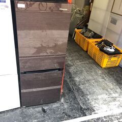 ☆中古￥15,800！Hisense　154㍑2ドア冷蔵庫　家電...