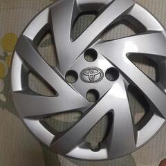 アクアのホイールカバーの画像