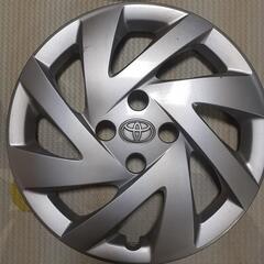 アクアのホイールカバーの画像