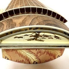 SOLD OUT！高級仕様◆和琴◆13弦 綾杉彫 くり甲 上角作り 蒔絵 銘あり 琴柱／口前カバー／琴ケース付き【引き取り可】の画像
