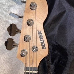 ベース　SELDERの画像