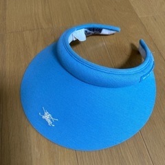 バーバリーサンバイザー水色の画像