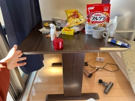 テーブル