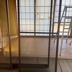 枠掃き出しアルミサッシ残り2個