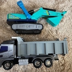 トイコーのユンボとダンプ