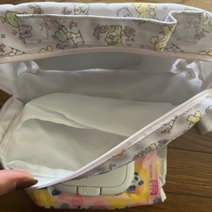 おむつポーチ付き bigサイズ３枚　おしりふき2つの画像