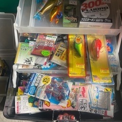 釣り具、リール、ロッド、ルアーなどまとめてお譲りします。の画像