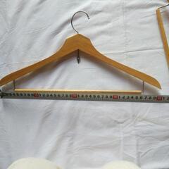 木製白木ハンガー① 12本の画像