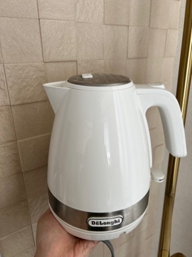 再募集　デロンギ 電気ケトル 1L