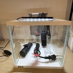 20cmキューブ水槽他セット