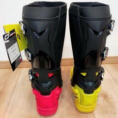 【最安値!定価46,800円】新品未使用　モトクロスブーツ　左右別色の画像