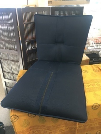 らくらく腹筋座椅子　メッシュ座椅子　ブルー