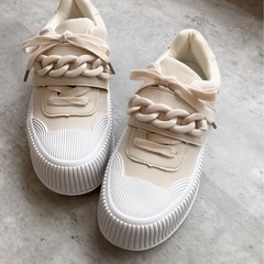 【新品未使用】チェーンスニーカーの画像
