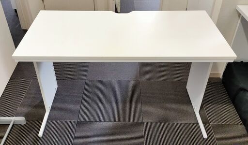 ラスト1個【中古】机 ワークデスク 幅1200×奥行600×高さ700 ホワイト 白 デスク