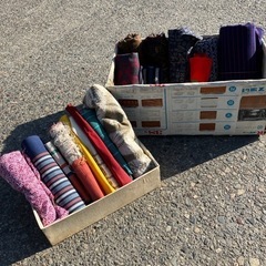 【ひとつ100円】布　キルト布　はぎれなどなど色々あります◡̈