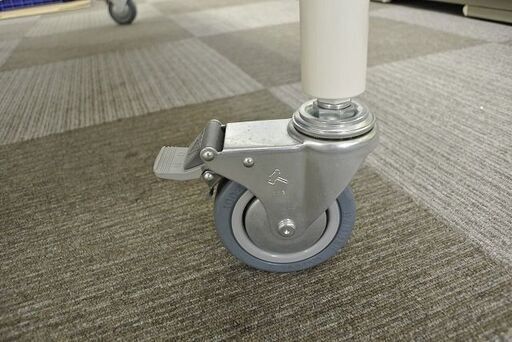 高田ベット ほぼ未使用の医療用ストレッチャー（マットカラー：ブルー）