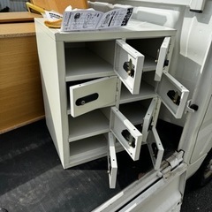 【取引中】貴重品ロッカー 2列4段 8人用 ダイヤル錠 金庫 の画像