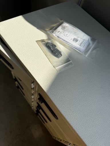 【取引中】貴重品ロッカー 2列4段 8人用 ダイヤル錠 金庫 