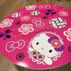【受渡確定】子供用キティ丸テーブルの画像