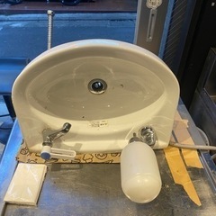 手洗器 水石けん入れ付(壁給水・床排水) ハンドル水栓セット L...