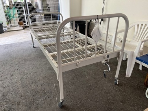 病院用ベッド　手動タイプ