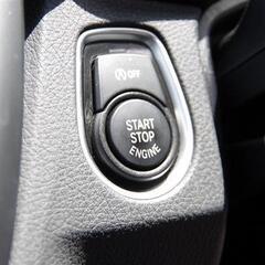 【自社ローン/総額支払い表示】 BMW(3シリーズ) 320iツ...