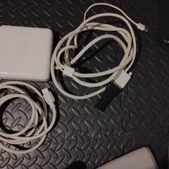 Apple　Cinema　Display　20インチ DVI to ADC純正アダプター付の画像