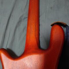 5弦エレキベースです。の画像