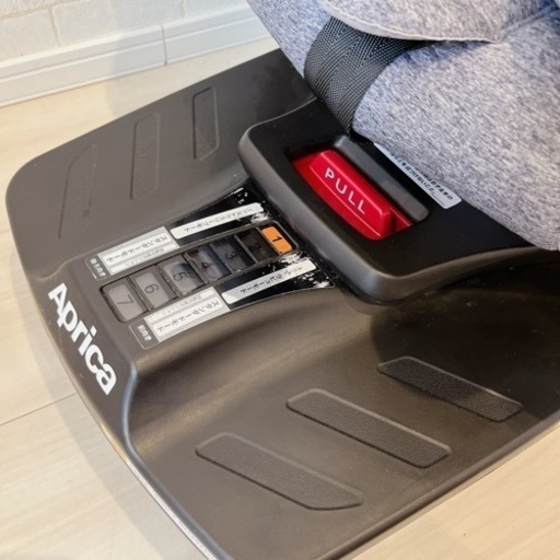 アップリカ クルリラ チャイルドシート 回転式 ISOFIX シートベルト取り付け