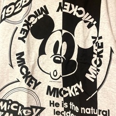新品未使用　ディズニー　ミッキー　パーカー　トップス　Mickeyの画像