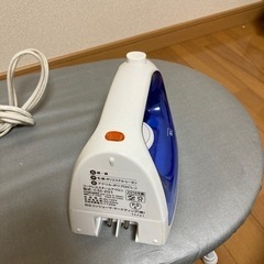 アイロン、アイロン台の画像