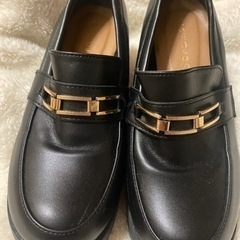 厚底ローファーの画像