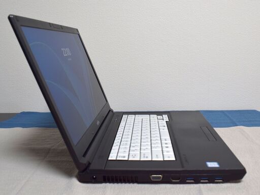 富士通 高性能7世代Corei5  大容量メモリ8G  大画面15.6インチ USB3.0 Wifi対応富士通 高年式7世代Corei