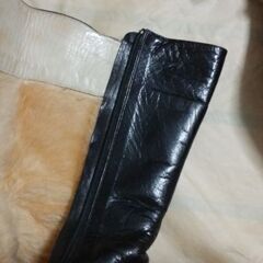 ◆【婦人用靴・冬用皮革製ブーツ】⑤〔日本製/２４.５cm〕　《内側は、温かいアクリル毛付き》　※ブーツ立ても、お付けしますので、保管時に、お使い下さい。の画像