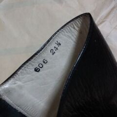 ◆【婦人用靴・冬用皮革製ブーツ】⑤〔日本製/２４.５cm〕　《内側は、温かいアクリル毛付き》　※ブーツ立ても、お付けしますので、保管時に、お使い下さい。の画像
