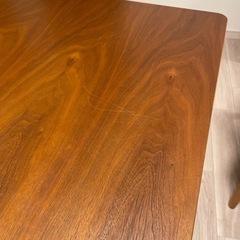 昇降できるサイドテーブルの画像