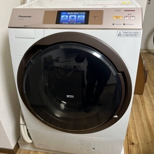 美品　Panasonic NAーVX5E4R パナソニック専門店モデル
