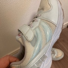 女の子靴の画像