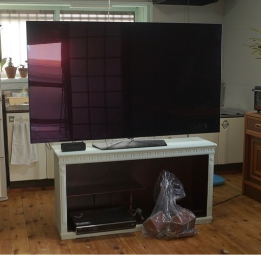 65インチ　有機ELテレビ