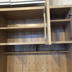 キッチンボード食器棚の画像