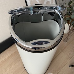 ゴミ箱　電動　50リットルの画像