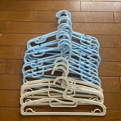 子供用　ハンガー16本の画像