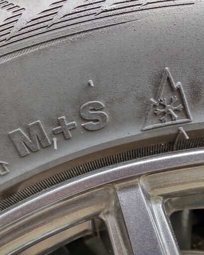 急な雪にも安心! 一年中装着のオールシーズンタイヤ,205/60R16,アルミホイール付/MAZDA3他用