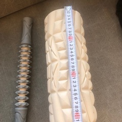 フォームローラーとマッサージローラーの画像