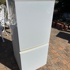 シャープ　冷蔵庫　135L クリーニング済